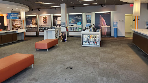 Cell Phone Store «AT&T», reviews and photos, 4701 1st Ave SE Ste 6, Cedar Rapids, IA 52402, USA