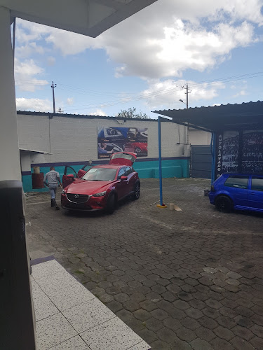 Opiniones de Car Wash Center en Quito - Servicio de lavado de coches