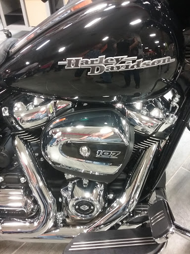 Motorcycle Dealer «Phantom Harley-Davidson», reviews and photos, 291 N Cypress Dr, Manteno, IL 60950, USA