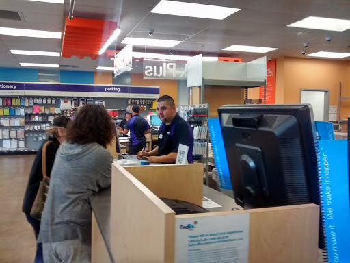 Print Shop «FedEx Office Print & Ship Center», reviews and photos, 13488 Maxella Ave Suite 300, Marina Del Rey, CA 90292, USA