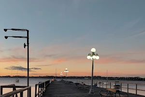 Muelle De Colonia Del Sacramento image