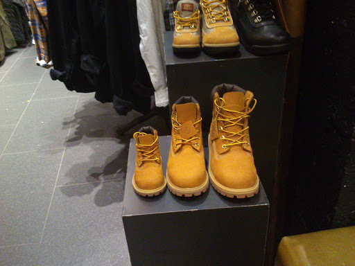 Shoe Store «Timberland», reviews and photos, 625 N Michigan Ave #150, Chicago, IL 60611, USA