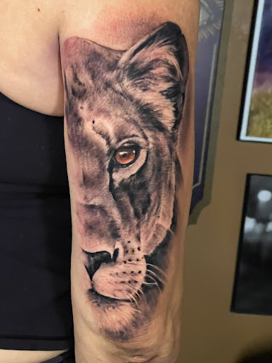 Explore ring finger tattoos ideas, creative tattoo ideas in Huntsville, available at Art-I-Facts Tattoo Gallery