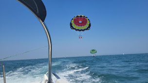 Photo n°20 de Glisse en Herbe/ Parachute ascensionnel, Foil electrique, Efoil, Wakesurf, Canoe, Paddle, bouée tractée, wakeboard à Lège-Cap-Ferret ()