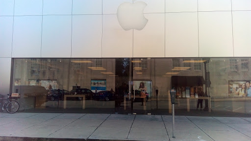Computer Store «Apple Suburban Square», reviews and photos, 61 Saint James Pl, Ardmore, PA 19003, USA