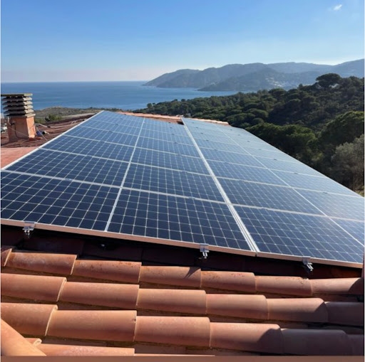 Elektrocoll Casti S.L. Instalaciones de agua, luz, climatización, placas solares. Horas concertadas. en Llançà, Girona