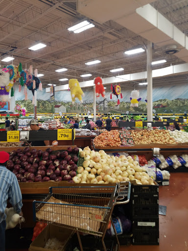 Grocery Store «Super Fresh Market», reviews and photos, 1700 N Lewis Ave, Waukegan, IL 60085, USA