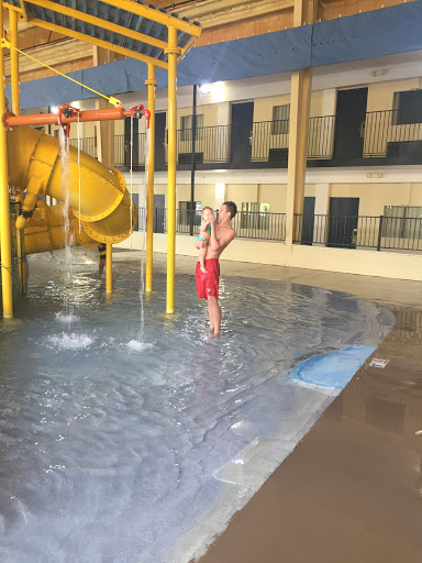 Hotel «Quality Inn & Suites West Waterpark», reviews and photos, 317 N Cedar Bluff Rd, Knoxville, TN 37923, USA