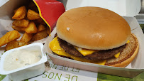 Cheeseburger du Restauration rapide McDonald's à Flins-sur-Seine - n°5