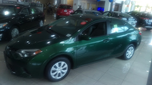 Car Dealer «Toyota of Braintree», reviews and photos, 210 Union St, Braintree, MA 02184, USA