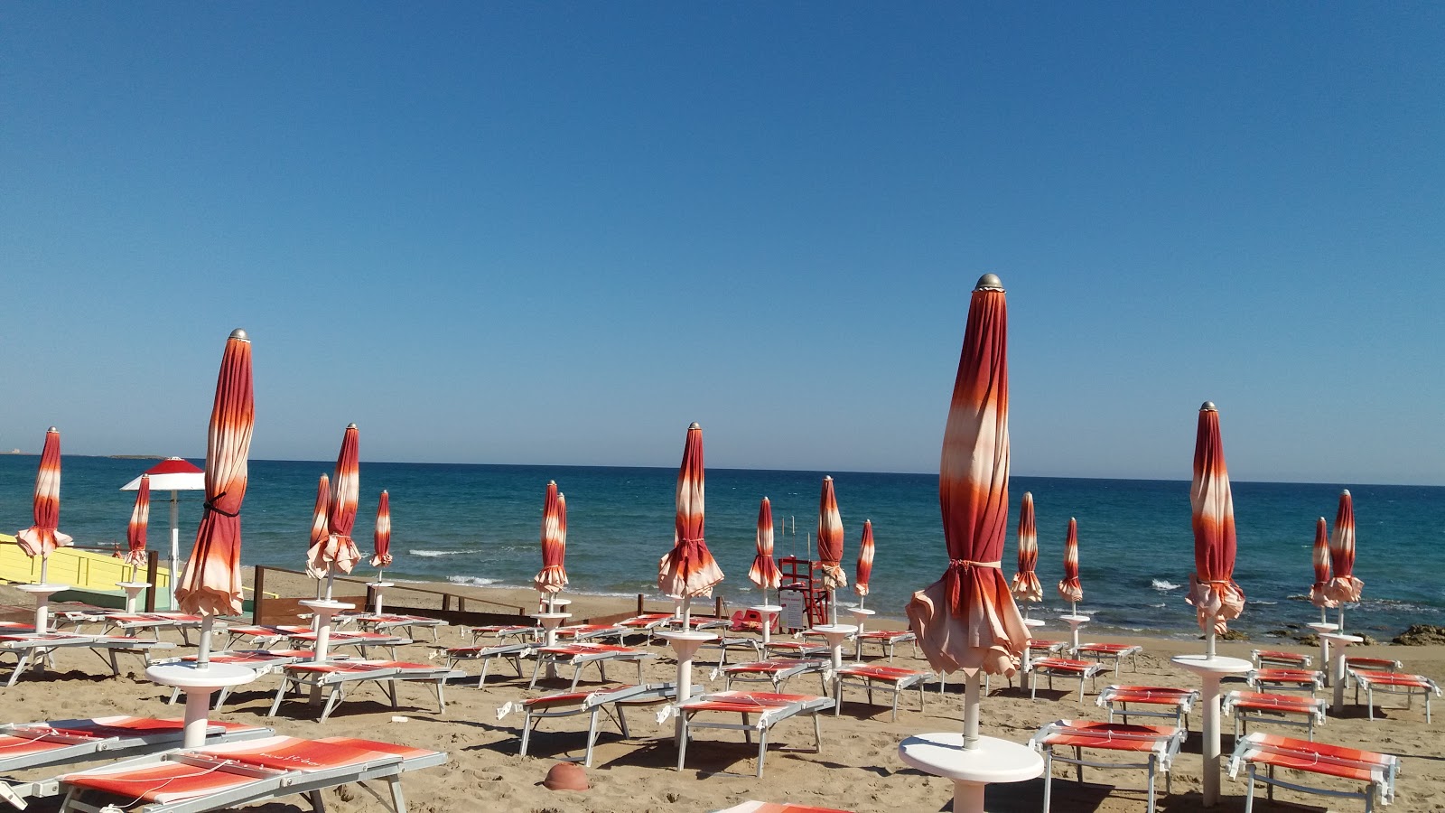 Fotografie cu Spiaggia Via di Torre Resta cu nivelul de curățenie înalt