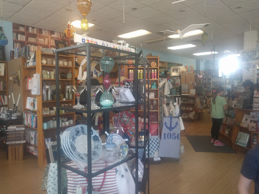 Book Store «Dolphin Bookshop», reviews and photos, 299 Main St, Port Washington, NY 11050, USA