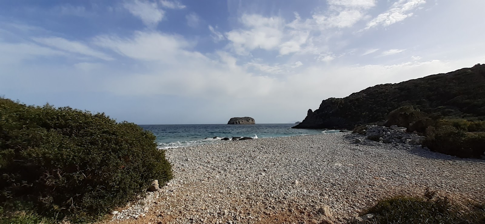 Kochilas beach的照片 带有碧绿色纯水表面