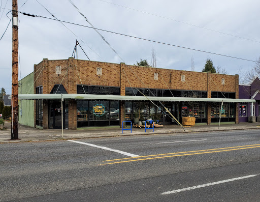 Pet Supply Store «Fang & Feather - Kenton Neighborhood Pet Supply», reviews and photos, 3131 N Lombard St, Portland, OR 97217, USA