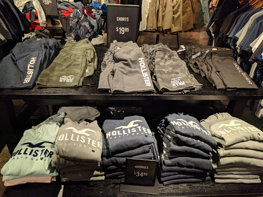 Clothing Store «Hollister Co. Outlet», reviews and photos, 554 Great Mall Dr, Milpitas, CA 95035, USA