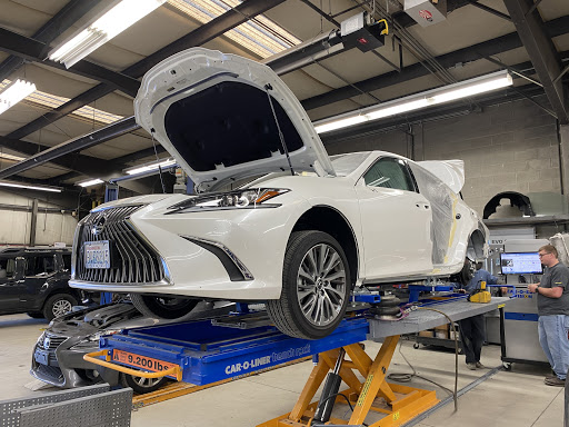 Auto Body Shop «Auburn Collision 1», reviews and photos, 233 W Main St, Auburn, WA 98001, USA