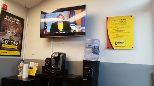 Auto Repair Shop «Meineke Car Care Center», reviews and photos, 662 Southern Artery, Quincy, MA 02169, USA