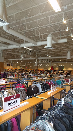 Clothing Store «L.L. Bean Outlet», reviews and photos, 31 Gusabel Ave, Nashua, NH 03063, USA