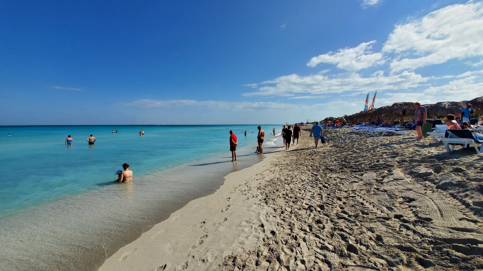 Fotografie cu Memories beach cu o suprafață de nisip fin strălucitor