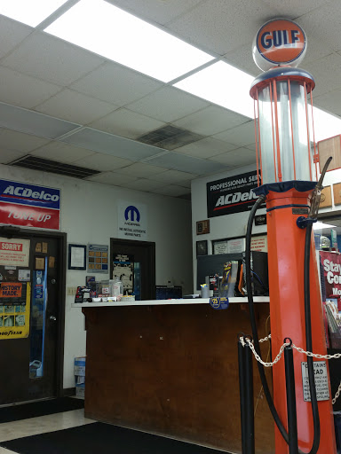 Tire Shop «Kingwood Tire and Automotive Service», reviews and photos, 1208 Stonehollow Dr, Kingwood, TX 77339, USA