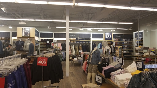 Clothing Store «Gap Outlet», reviews and photos, 5050 Factory Shops Blvd, Castle Rock, CO 80108, USA