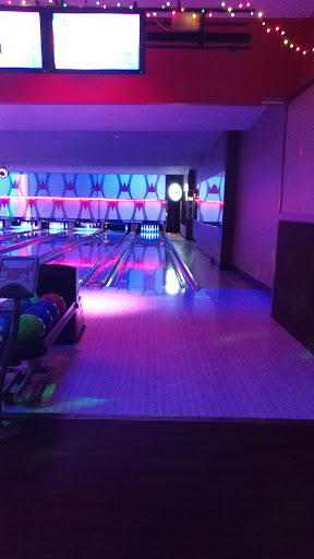 Bowling Alley «Strike City Lanes Bowling Center», reviews and photos, 1170 OR-99, Eugene, OR 97402, USA