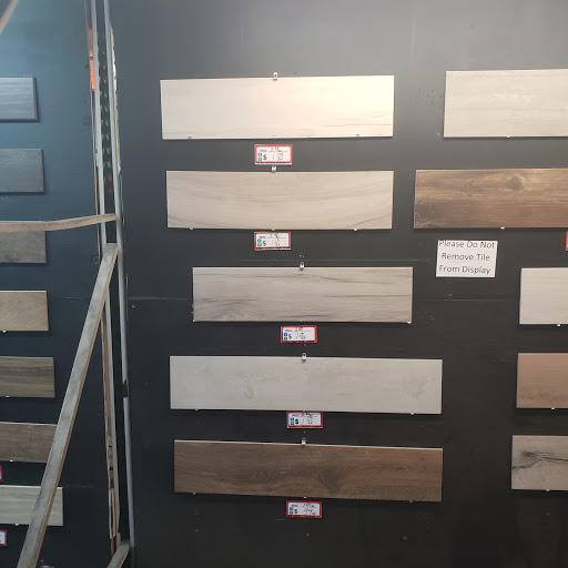 Outlet Store «Rooms To Go Outlet Furniture Store - Grand Prairie», reviews and photos, 2725 TX-360 #100, Grand Prairie, TX 75052, USA