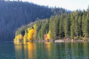 Černé jezero image