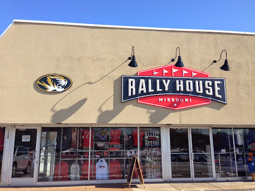 Sportswear Store «Rally House Brentwood», reviews and photos, 1120 S Brentwood Blvd, Richmond Heights, MO 63117, USA