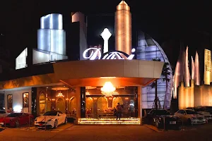 Dubai Luxury Club image