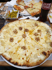 Plats et boissons du Pizzeria IV Saisons Pizz à Cournon-d'Auvergne - n°7