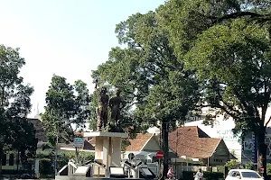 Monument de la Brigade Étudiante Indonésienne - Tentara Genie Pelajar image