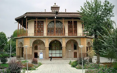 Chehel Sotun Palace image