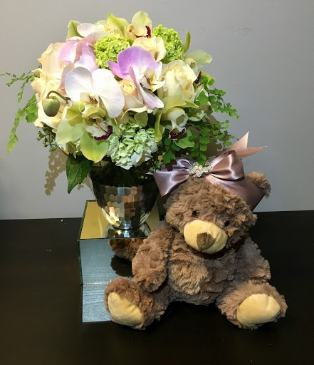 Florist «Fleur De Lis Florists», reviews and photos, 6588 Quinton Ln, Tujunga, CA 91042, USA