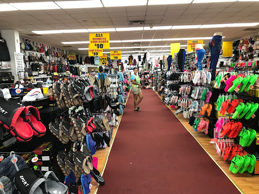 Shoe Store «Lizzys Shoes», reviews and photos, 4930 Schaefer Rd, Dearborn, MI 48126, USA