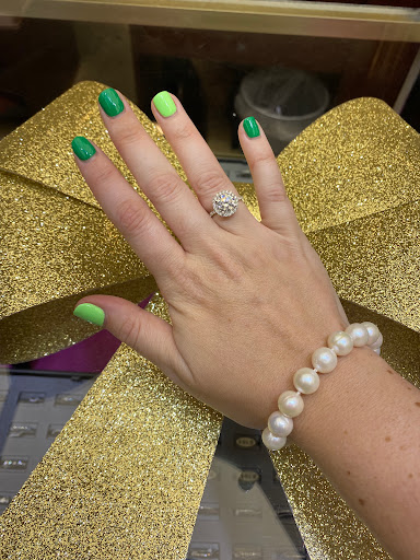 Jewelry Store «Beverly Hills Jewelers», reviews and photos, 259 S Beverly Dr, Beverly Hills, CA 90212, USA