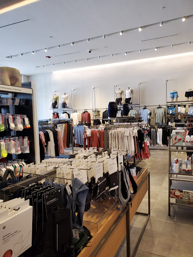 Sportswear Store «lululemon», reviews and photos, 4555 W 119th St, Leawood, KS 66209, USA