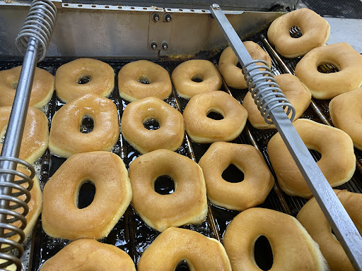 Donut Shop «Amazin Glazin Donuts», reviews and photos, 515 N Mulberry St, Elizabethtown, KY 42701, USA