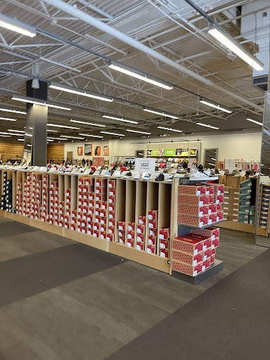 Shoe Store «DSW Designer Shoe Warehouse», reviews and photos, 2915 Harrison Ave NW, Olympia, WA 98502, USA