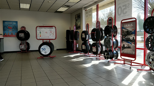 Tire Shop «Discount Tire Store - Kirkland, WA», reviews and photos, 12410 NE 124th St, Kirkland, WA 98034, USA