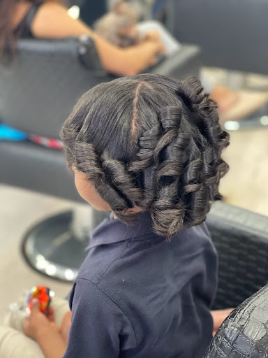 Beauty Salon «Mary Dominican Beauty Salon», reviews and photos, 736 Broadway, Newark, NJ 07104, USA