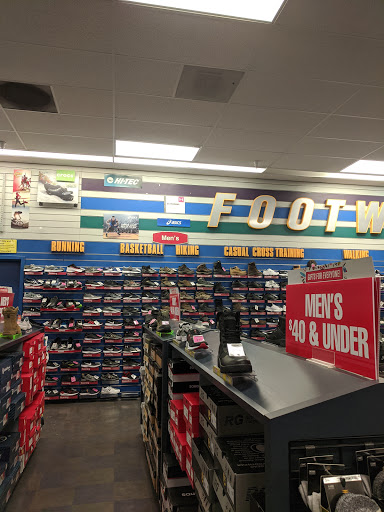 Sporting Goods Store «Big 5 Sporting Goods - Hollister», reviews and photos, 251 McCray St, Hollister, CA 95023, USA