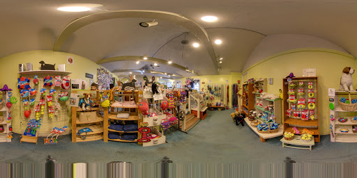 Pet Supply Store «Puppy Love By the Sea», reviews and photos, 271 N Hemlock St, Cannon Beach, OR 97110, USA