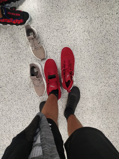 Clothing Store «Ross Dress for Less», reviews and photos, 1161 N Burleson Blvd, Burleson, TX 76028, USA