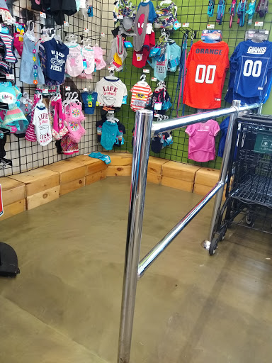 Pet Supply Store «Pet Supplies Plus», reviews and photos, 126 E Main St, Smithtown, NY 11787, USA