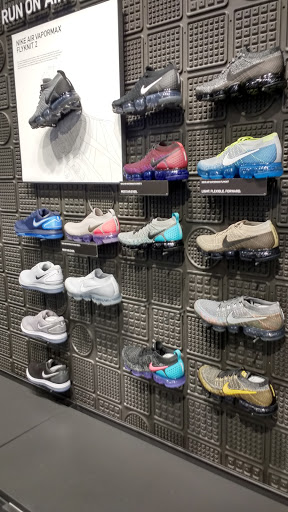 Sporting Goods Store «Nike Seattle», reviews and photos, 1500 6th Ave, Seattle, WA 98101, USA