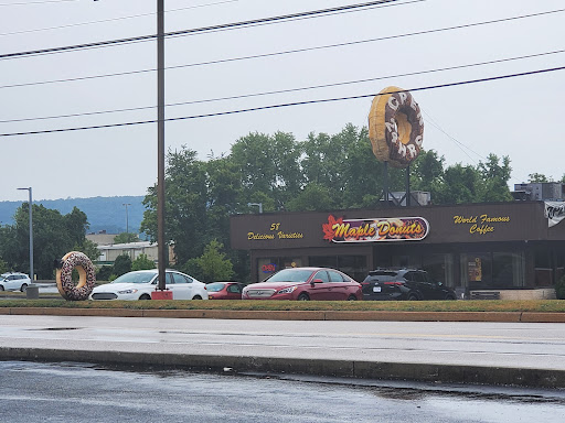 Donut Shop «Maple Donuts», reviews and photos, 50 Robinhood Dr, Goldsboro, PA 17319, USA