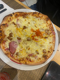 Plats et boissons du Pizzeria Liv Pizza à Chevru - n°2