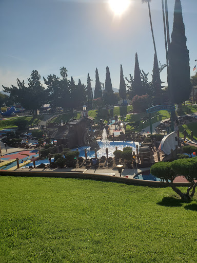 Miniature Golf Course «Golfland Entertainment Centers», reviews and photos
