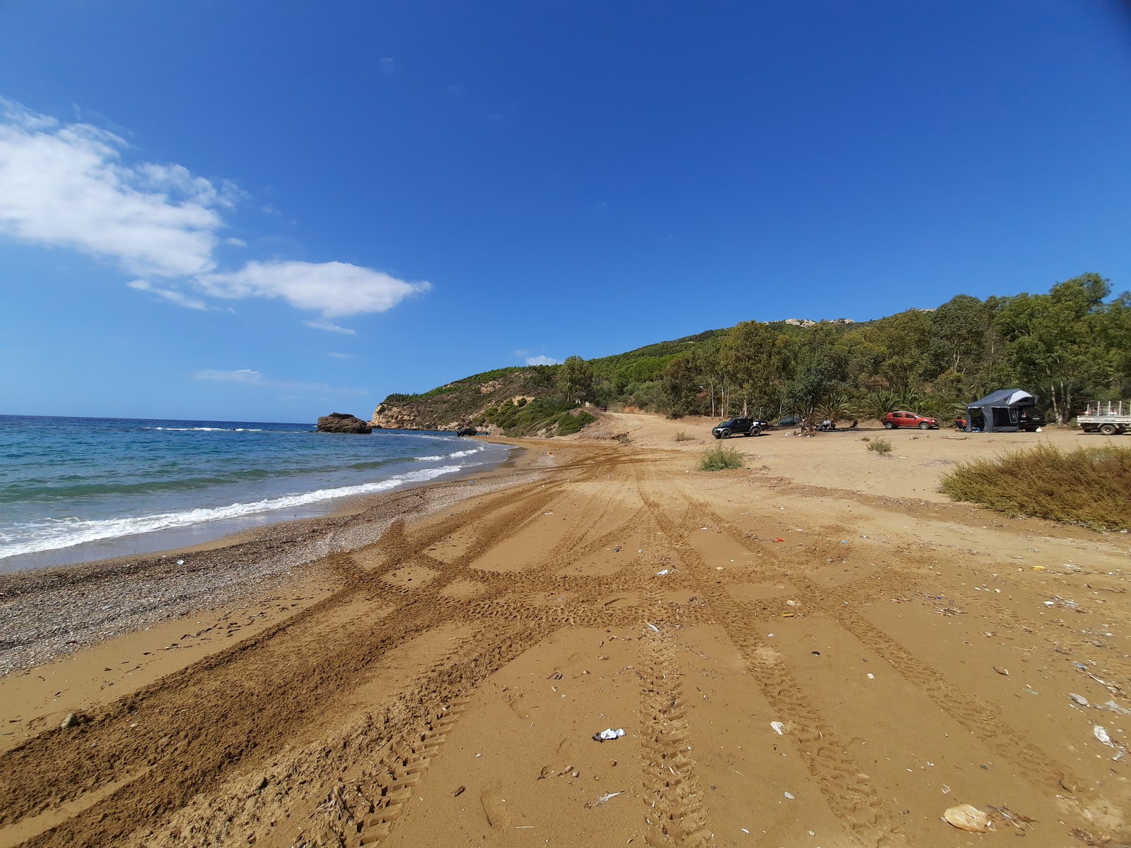 Fotografija Sicaksu beach IV z rjavi pesek površino